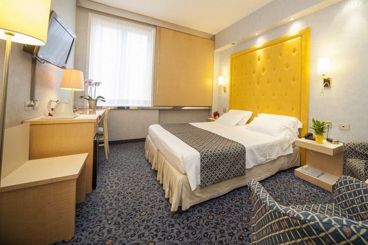 Hotel Bisanzio Ravenna Bagian luar foto