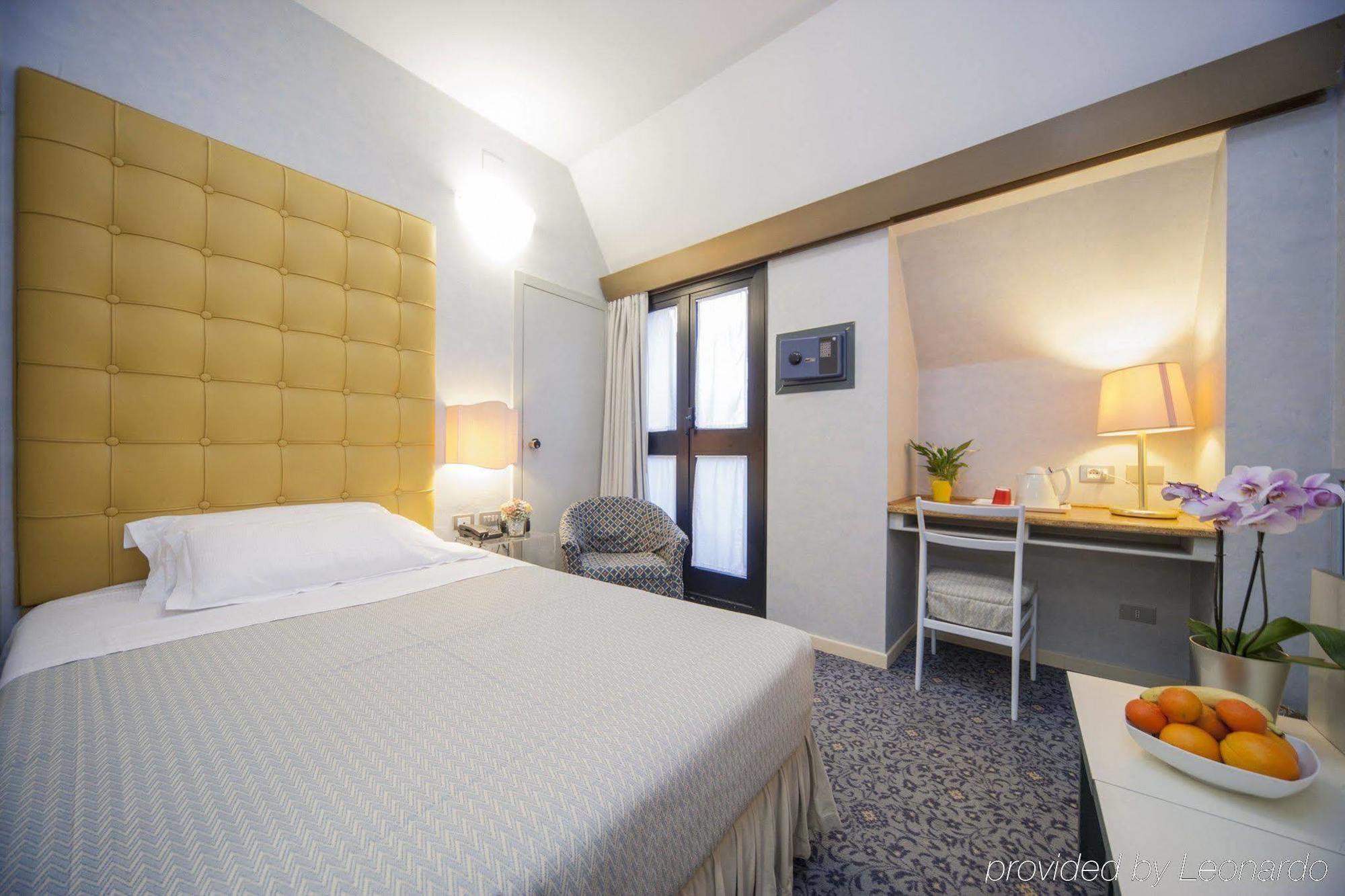 Hotel Bisanzio Ravenna Bagian luar foto