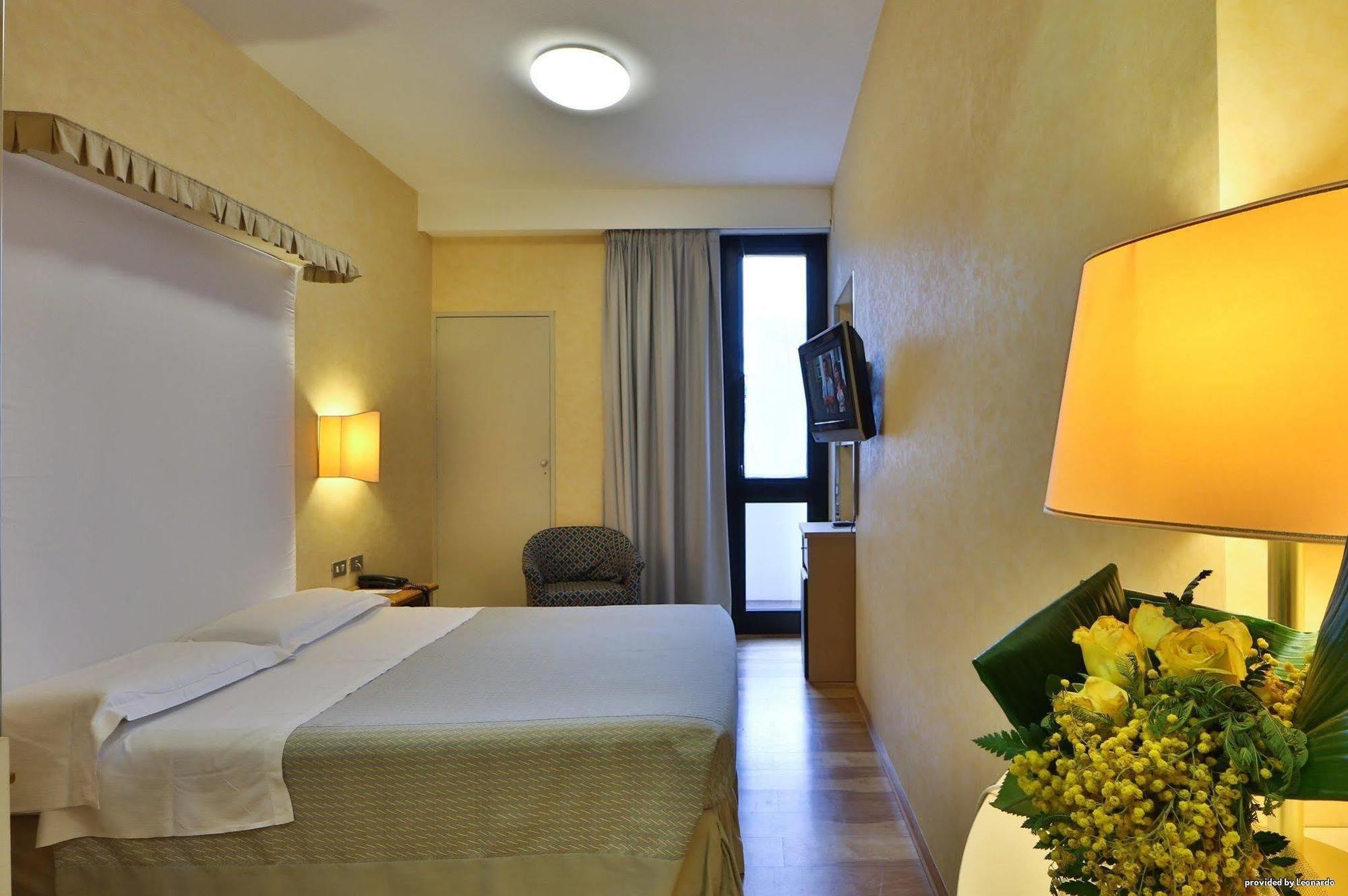 Hotel Bisanzio Ravenna Bagian luar foto