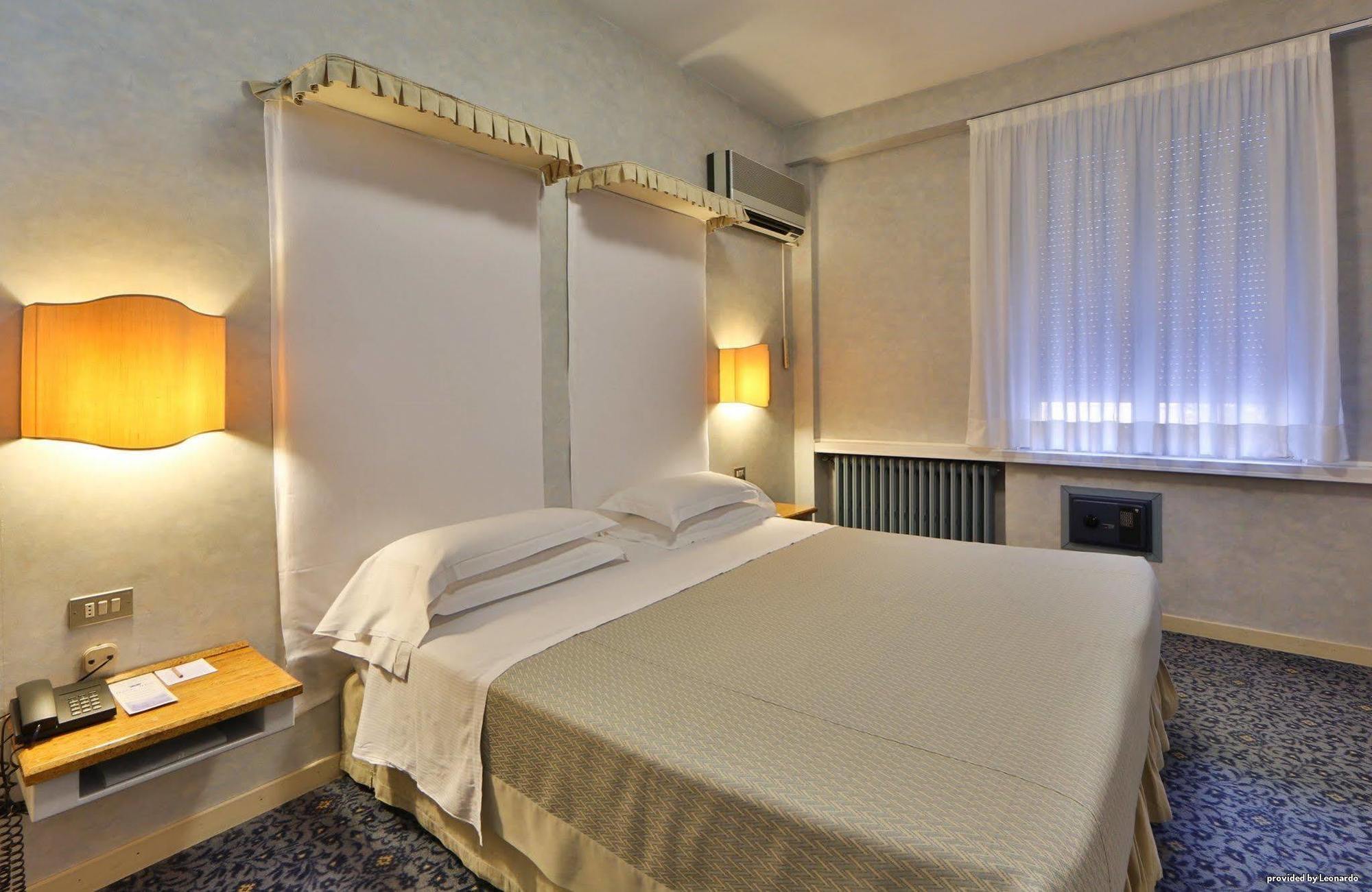 Hotel Bisanzio Ravenna Bagian luar foto