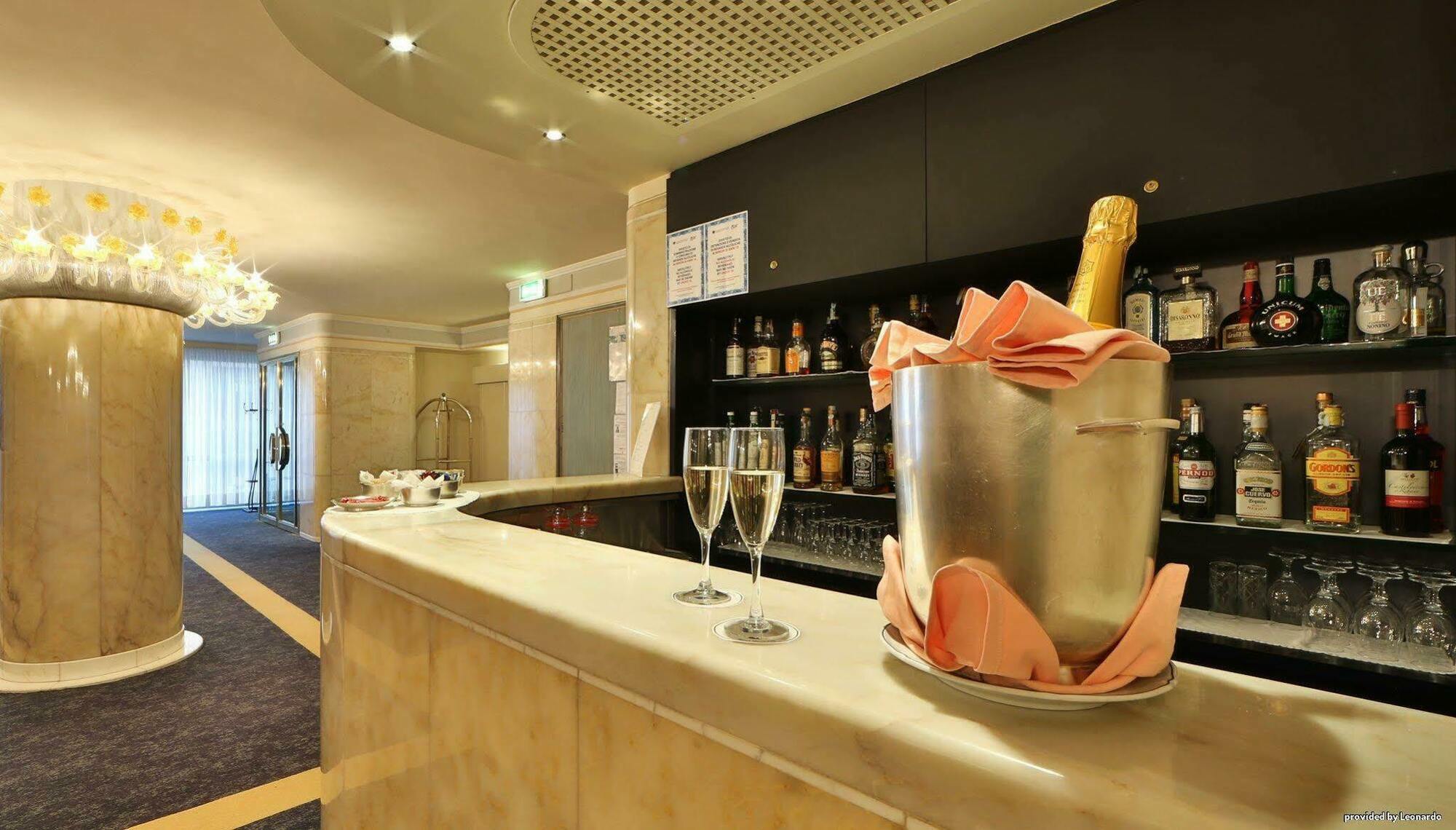 Hotel Bisanzio Ravenna Bagian luar foto